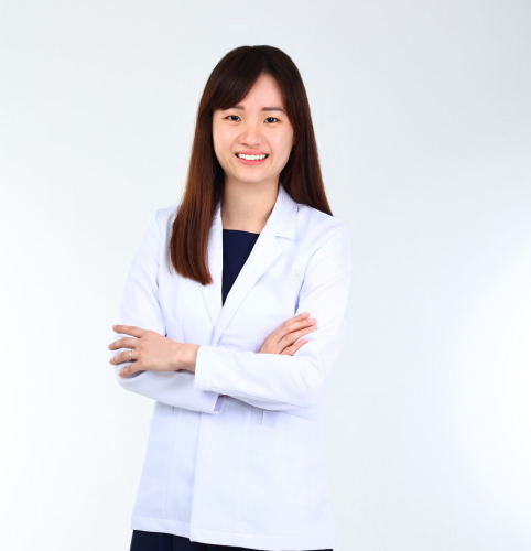 Physcian Leong Shan Ying